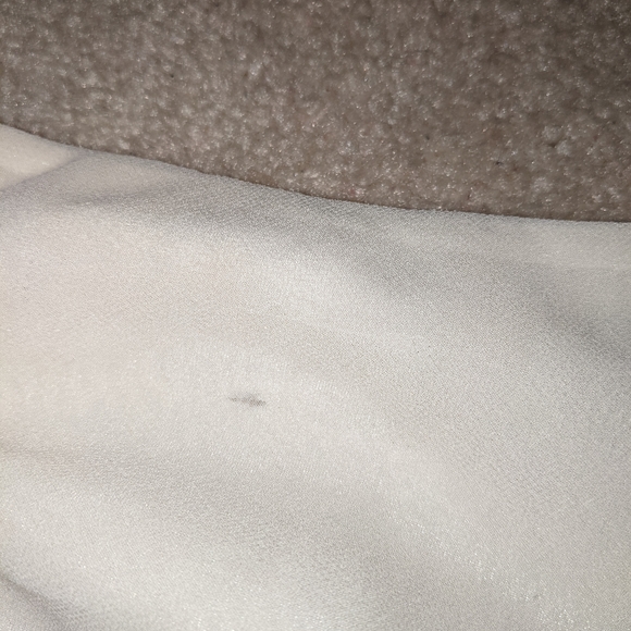 Fancy sleeveless v-neck top - Picture 14 of 15